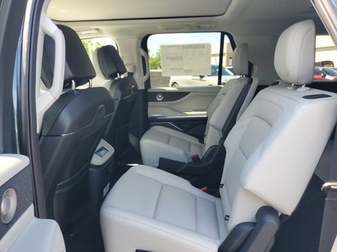 New 2026 Lincoln Navigator L Reserve w/ Jet Appearance Package AWD/4WD image 27