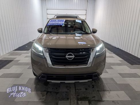 Used 2023 Nissan Pathfinder Platinum w/ Cargo Package AWD/4WD image 6