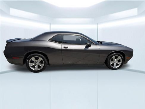 Used 2019 Dodge Challenger SXT RWD image 8