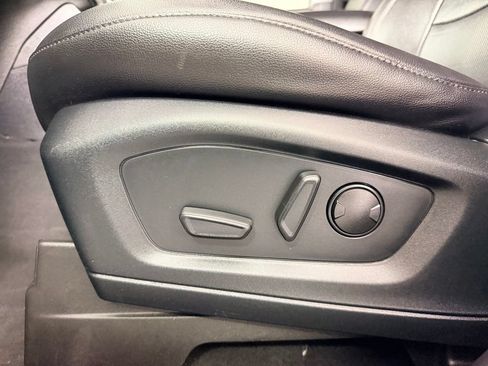 Used 2022 Ford Explorer Limited AWD/4WD image 25