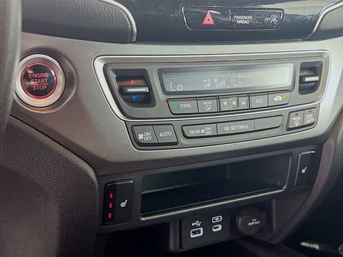 Used 2024 Honda Passport EX-L image 17