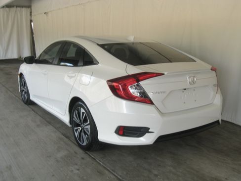 Used 2018 Honda Civic EX-L image 24