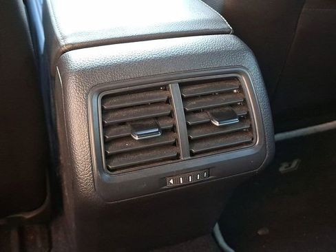 Used 2017 Volkswagen Golf R 4-Door image 11