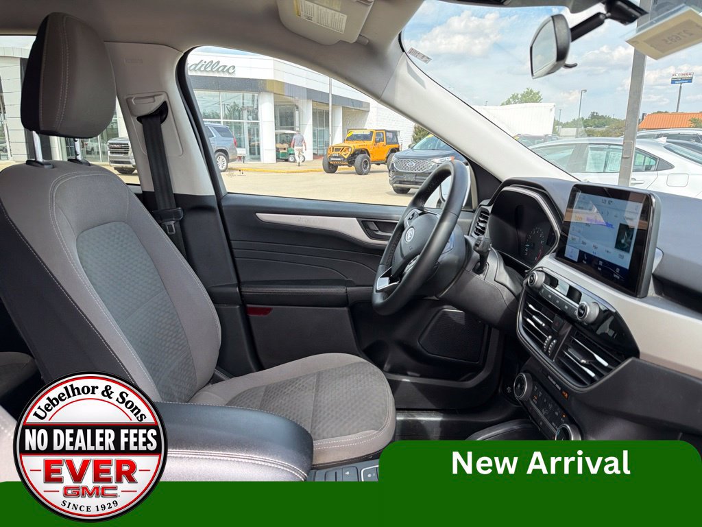 Used 2022 Ford Escape SE w/ SE Sport Appearance Package AWD/4WD image 2