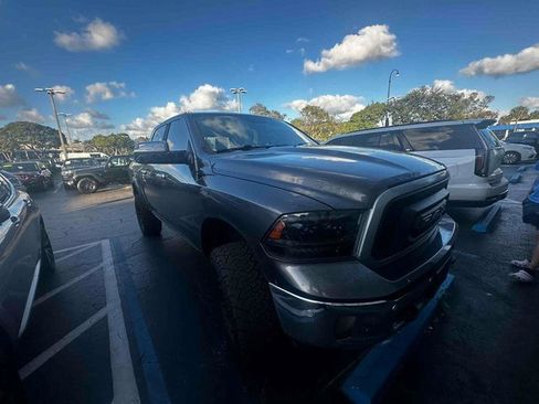 Used 2014 RAM 1500 Laramie w/ Convenience Group image 3