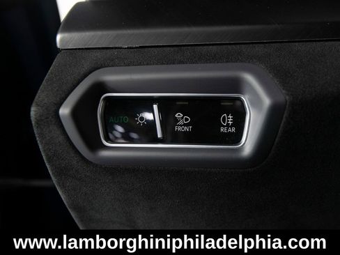 Used 2023 Lamborghini Urus Performante AWD/4WD image 24
