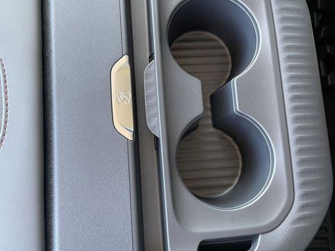 New 2025 Ford Expedition Active image 20