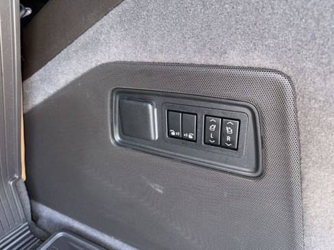 Used 2023 Cadillac Escalade Sport w/ LPO, ONYX Package AWD/4WD image 32