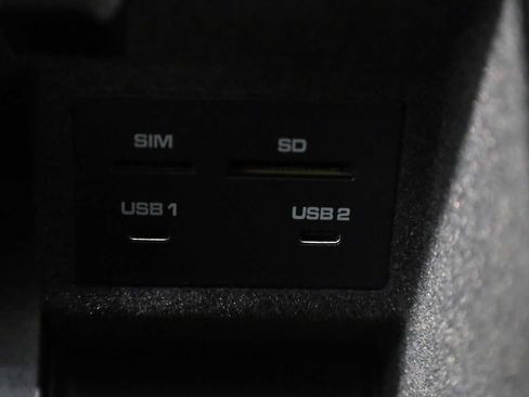 Certified 2025 Porsche Macan image 35