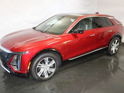 Certified 2024 Cadillac Lyriq Tech w/ Driver Assist Package AWD/4WD image 2