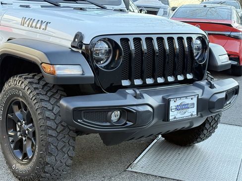 Used 2022 Jeep Wrangler Willys image 8