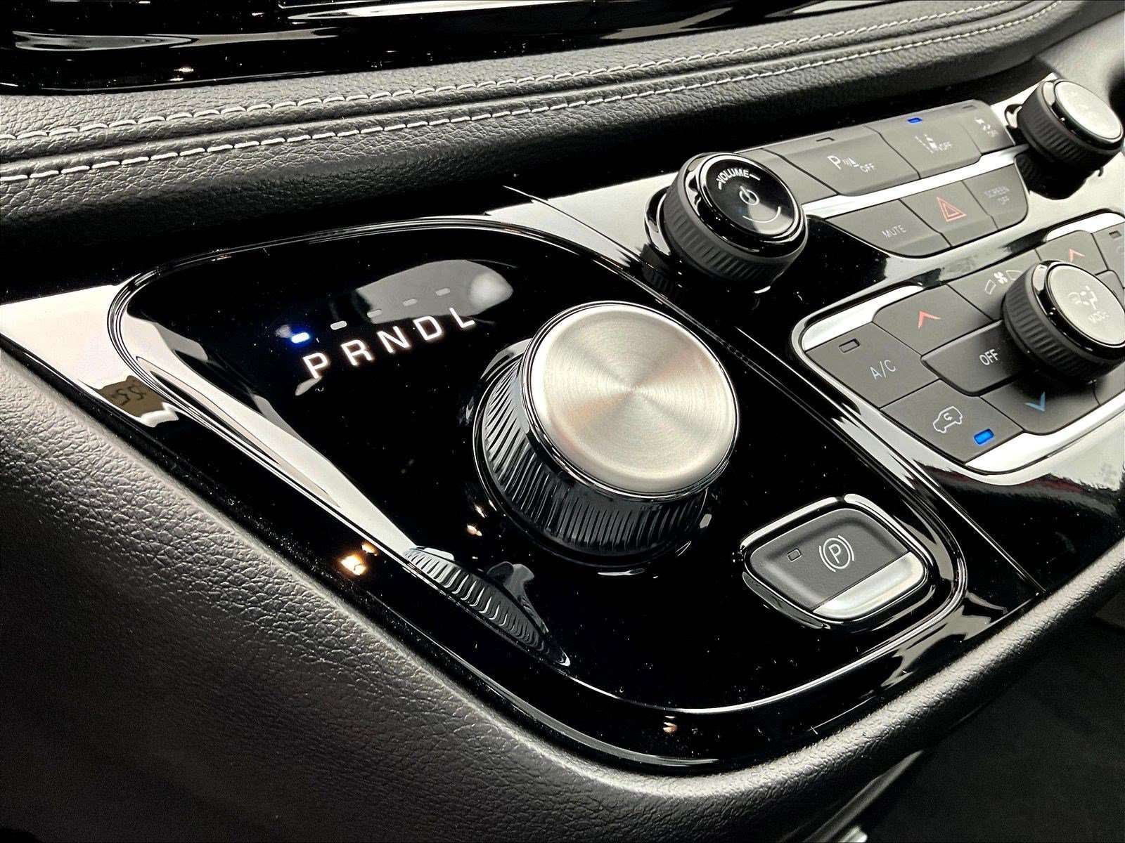 New 2027 Chrysler Pacifica Select AWD/4WD image 12