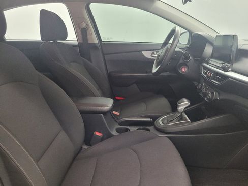 Used 2022 Kia Forte LXS w/ LXS Technology Package FWD image 21