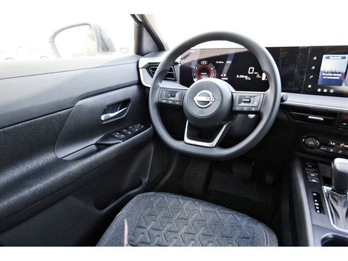 New 2026 Nissan Kicks SV image 8