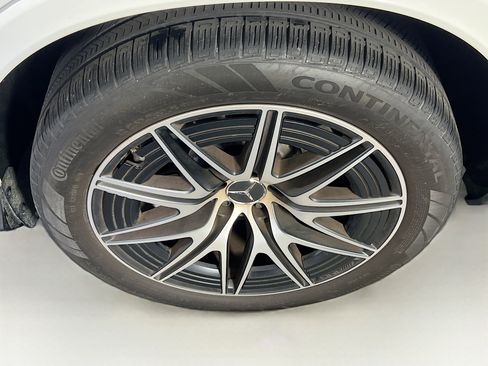 Used 2024 Mercedes-Benz GLC 43 AMG 4MATIC image 31