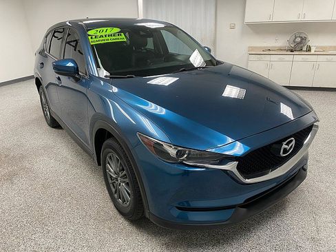Used 2017 MAZDA CX-5 Touring image 3
