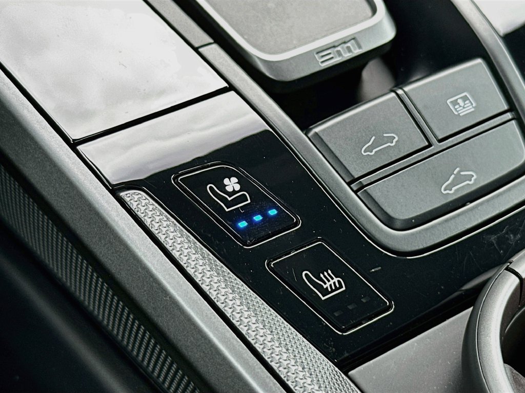 Certified 2020 Porsche 911 Carrera 4S AWD/4WD image 23