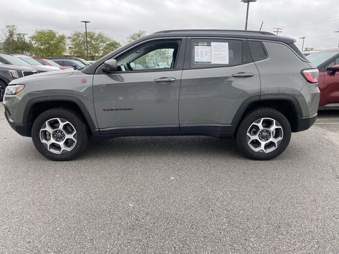 Used 2022 Jeep Compass Trailhawk w/ Trailhawk Convenience Group image 3