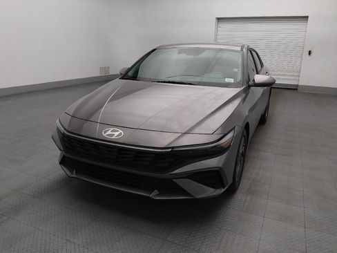 Used 2024 Hyundai Elantra SEL FWD image 15