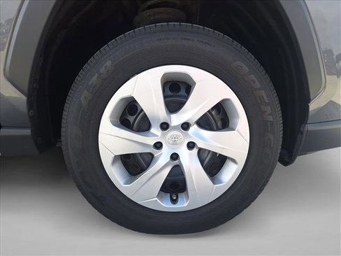 Used 2021 Toyota RAV4 LE w/ Carpet Mat Package (TMS) image 19