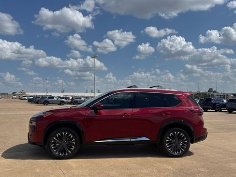 Certified 2026 Nissan Rogue Platinum AWD/4WD image 13