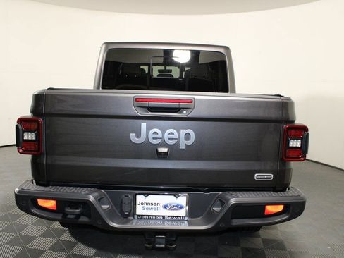 Used 2020 Jeep Gladiator Overland image 6