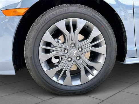 New 2026 Honda Odyssey Touring image 12