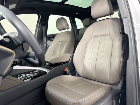 Used 2025 Audi Q5 Premium Plus w/ Premium Plus AWD/4WD image 19