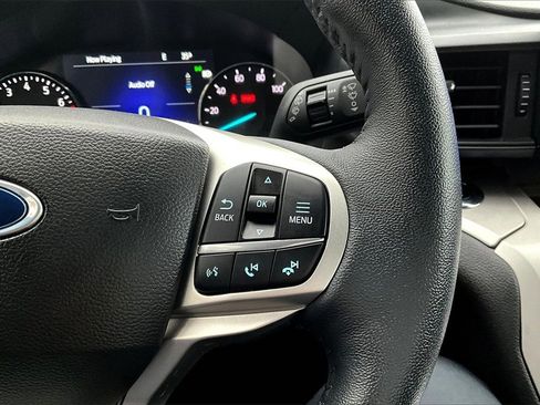 Used 2023 Ford Explorer XLT image 11