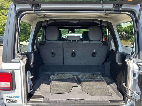 Used 2024 Jeep Wrangler Unlimited AWD/4WD image 14