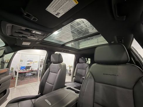 Used 2025 GMC Yukon XL Denali w/ Sun & Power Step Package AWD/4WD image 30
