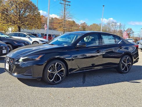 New 2025 Nissan Altima 2.5 SR image 3