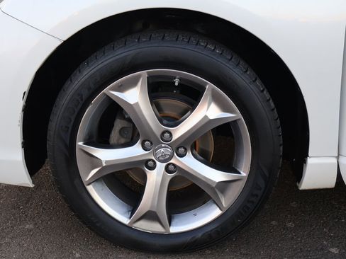 Used 2013 Toyota Venza XLE image 37