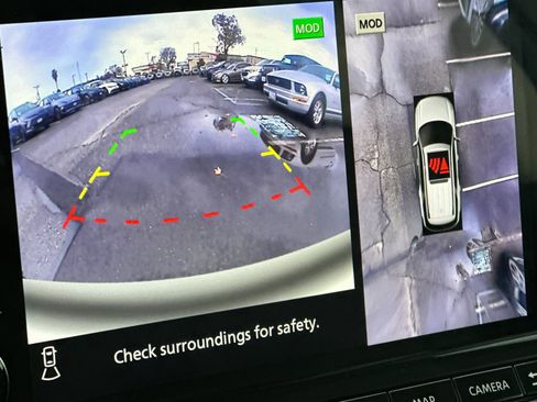 Used 2023 Nissan Pathfinder Platinum w/ Cargo Package image 21