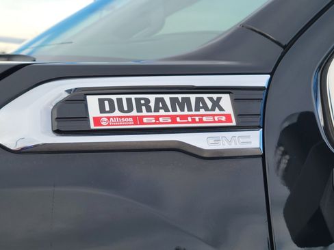 Used 2022 GMC Sierra 3500 Denali w/ Denali Ultimate Package image 17