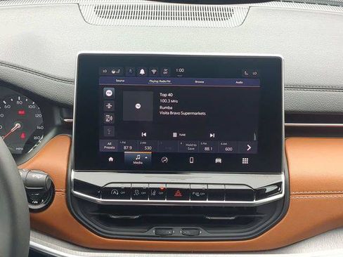 Certified 2025 Jeep Compass Limited AWD/4WD image 20
