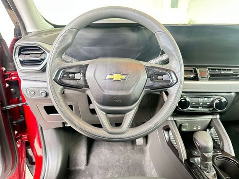 Used 2025 Chevrolet TrailBlazer LT image 28