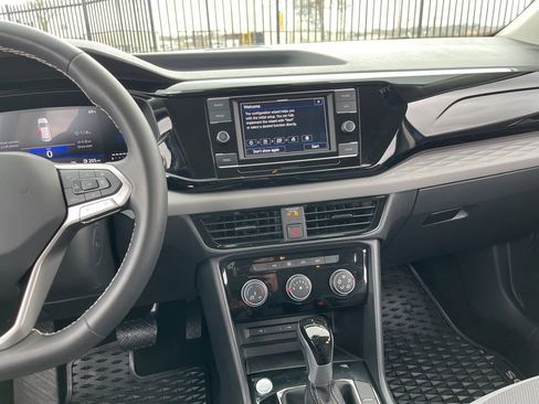 Used 2024 Volkswagen Taos S w/ MDO Package image 16