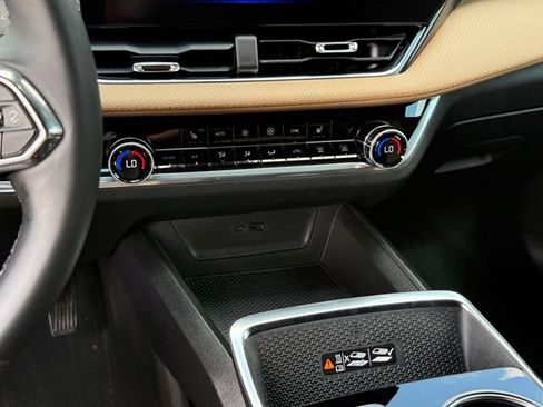 Used 2026 Chevrolet Equinox ACTIV AWD/4WD image 19