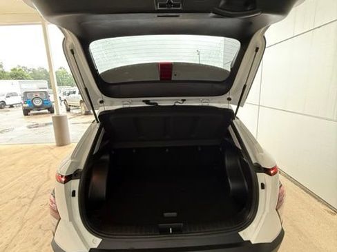 Used 2025 Hyundai Kona SEL FWD image 5