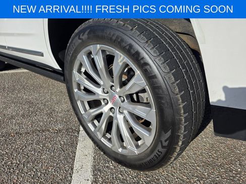 Used 2022 GMC Yukon Denali w/ Denali Premium Package image 6