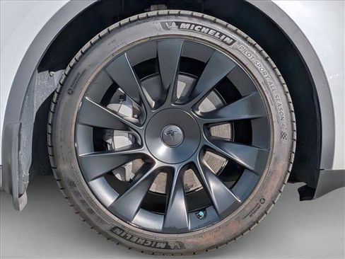 Used 2023 Tesla Model Y Long Range image 26