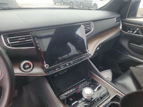 Used 2023 Jeep Grand Wagoneer Series II image 9