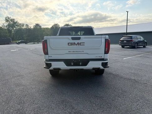 Used 2023 GMC Sierra 1500 AT4 w/ AT4 Premium Package AWD/4WD image 6