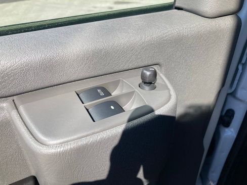 New 2025 GMC Savana 3500 Work Van w/ Power Convenience Package image 7