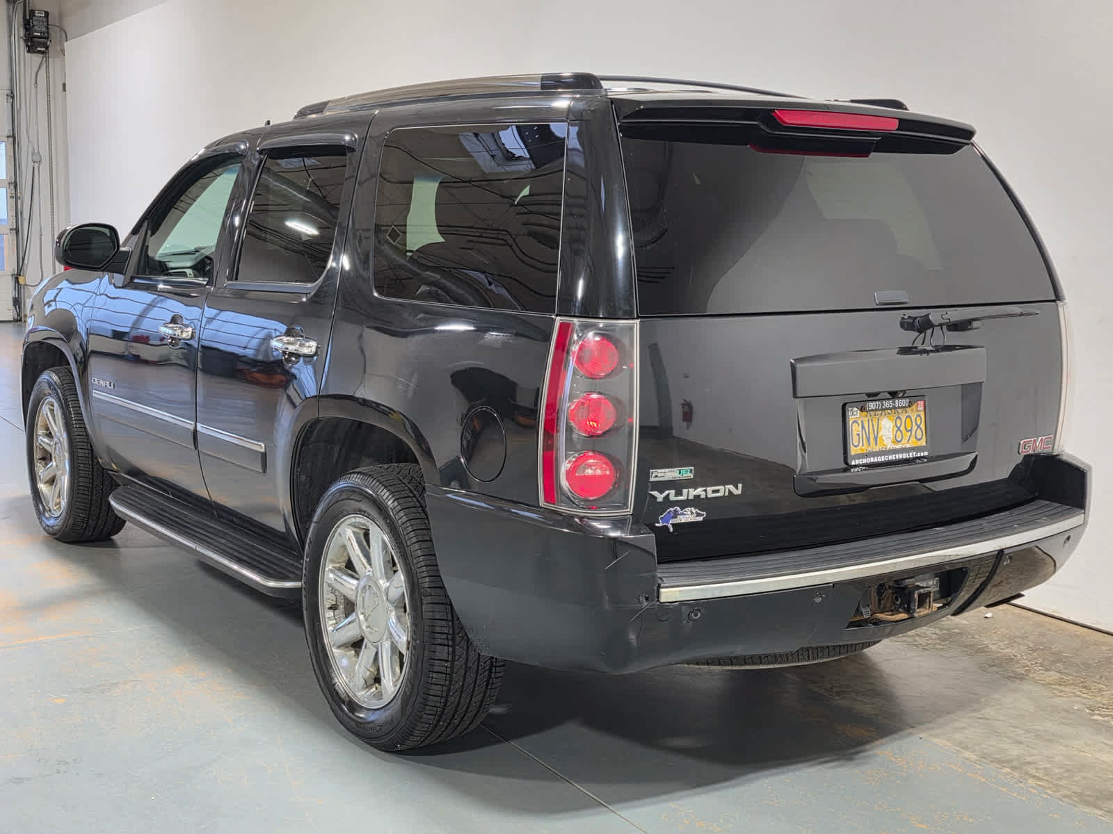 Used 2012 GMC Yukon Denali AWD/4WD image 3