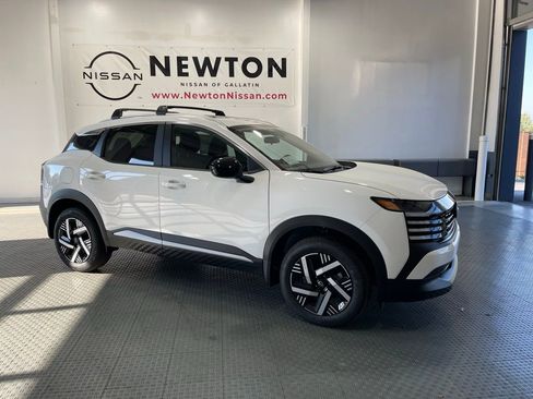 New 2026 Nissan Kicks SV w/ SV Premium Package FWD image 2