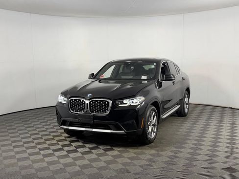 Used 2025 BMW X4 xDrive30i AWD/4WD image 4