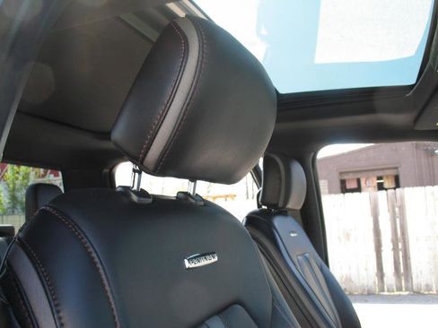 Used 2018 Ford F150 Platinum w/ Equipment Group 701A Luxury AWD/4WD image 34