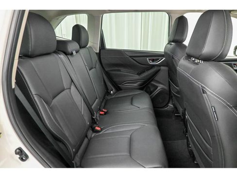 Used 2022 Subaru Forester Touring image 18